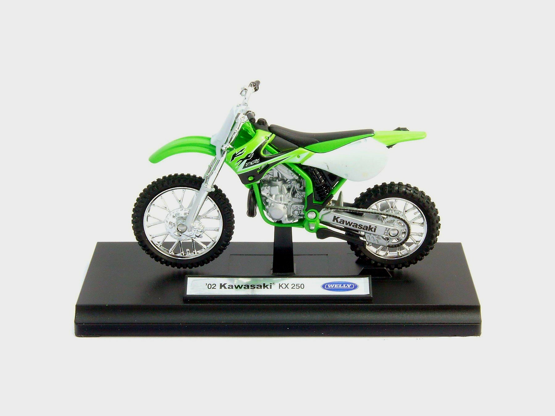 ماکت کاوازاکی مدل KX250 سال 2002 رنگ سبز مقیاس 1:18